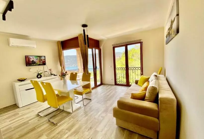 Adria Sea & Mountains