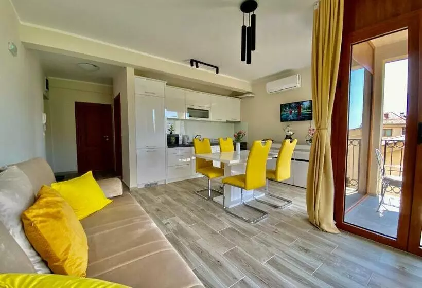 Adria Sea & Mountains