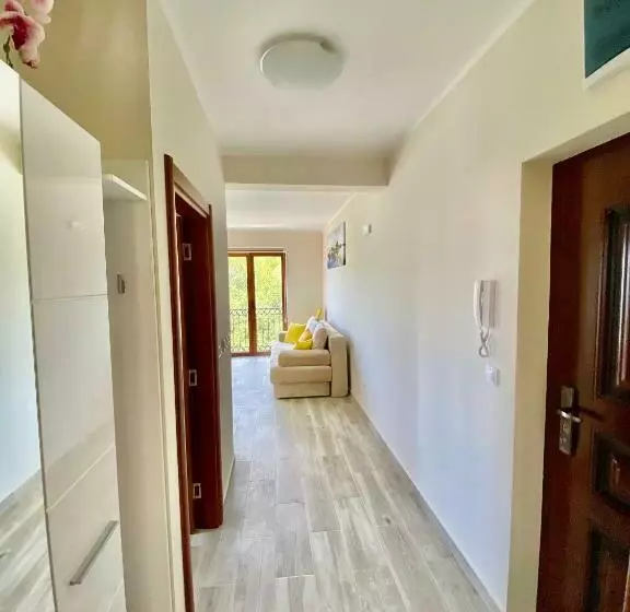 Adria Sea & Mountains