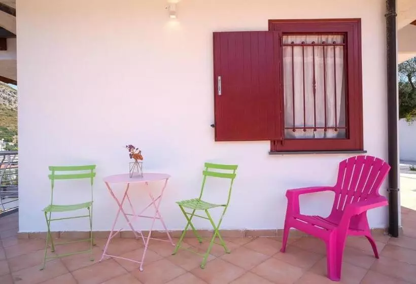 تختخواب و صبحانه Villa Luce
