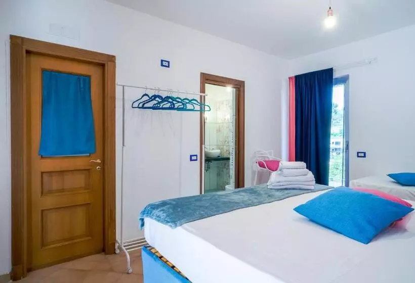 تختخواب و صبحانه Villa Luce