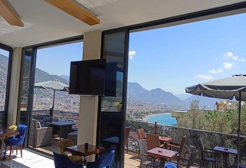 هتل Castle Light Boutique