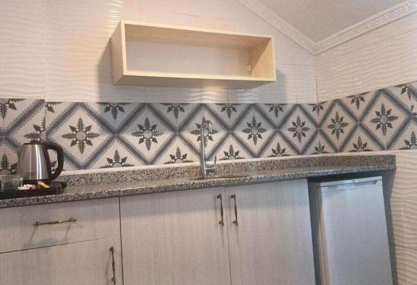 هتل Castle Light Boutique