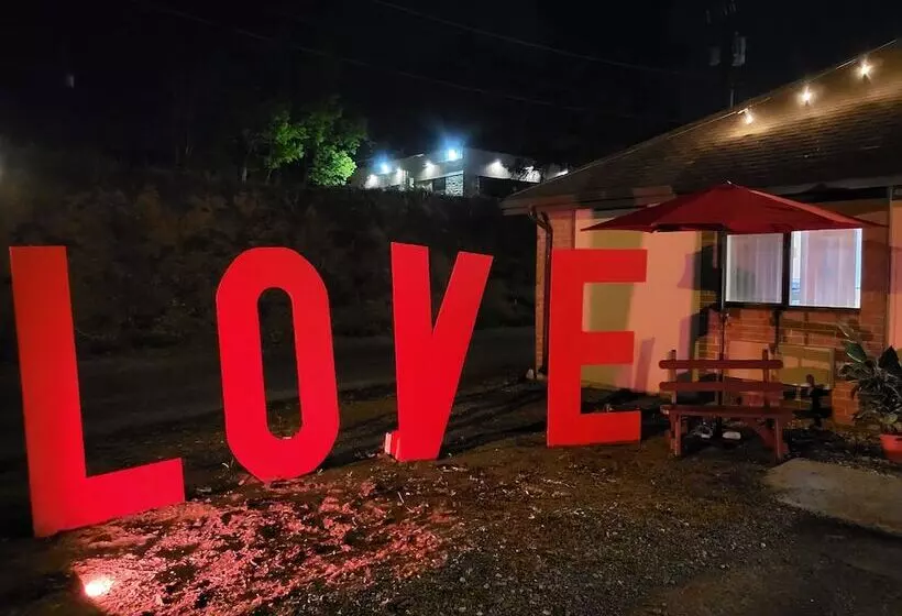 Hotelli Inn Of The Dove   Romantic Luxury Suites With Jacuzzi & Fireplace At Harrisburg Hershey Philadelphia