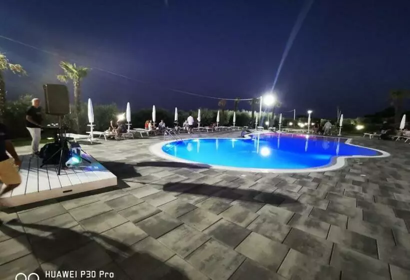 Hotelli Masseria Spinale Wine Resort