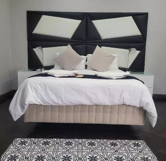 Majatalo Palm Guesthouse