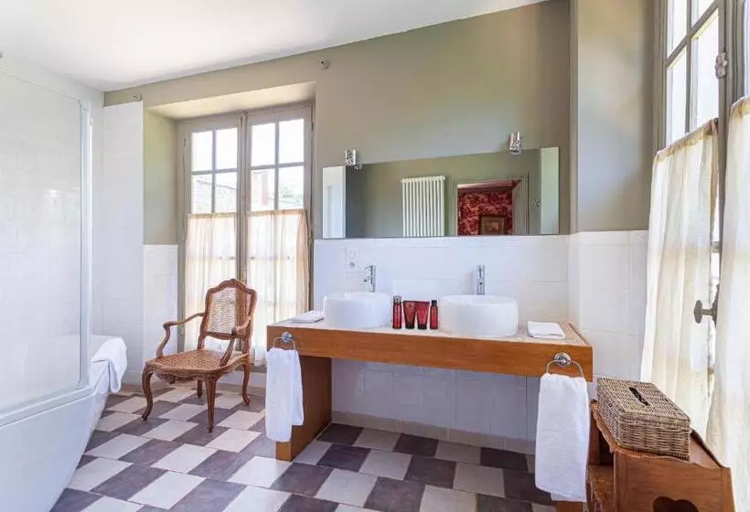 ベッドアンドブレックファースト Château De Paradis