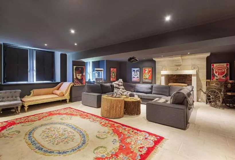 ベッドアンドブレックファースト Château De Paradis