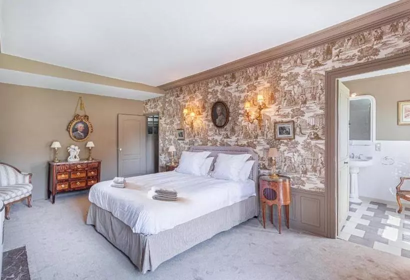 ベッドアンドブレックファースト Château De Paradis