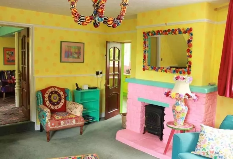 Colourful Forest Of Dean Pikehouse