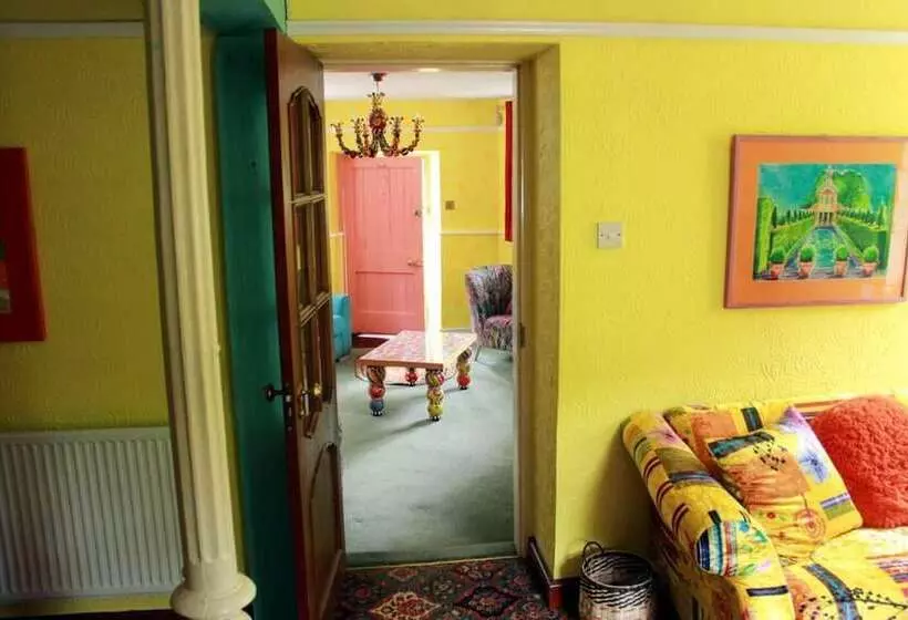 Colourful Forest Of Dean Pikehouse