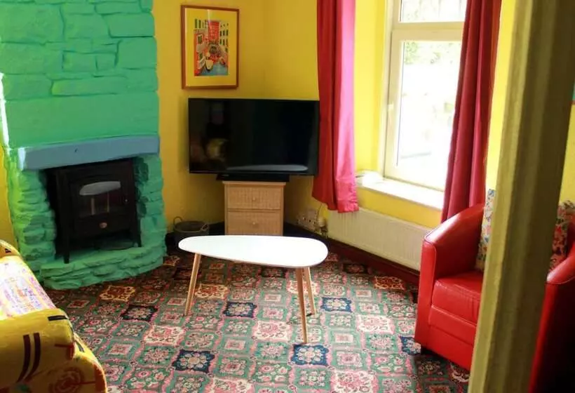 Colourful Forest Of Dean Pikehouse