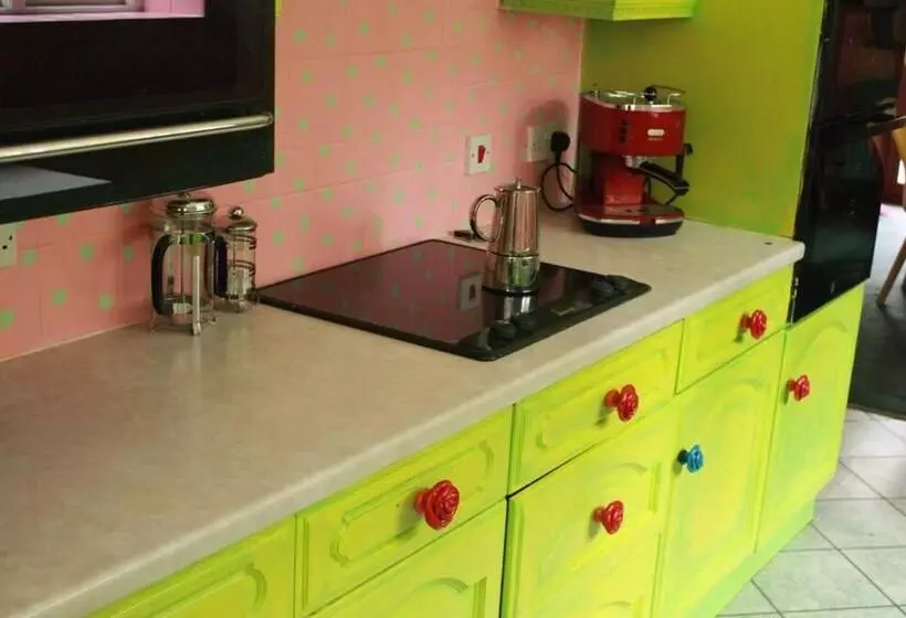Colourful Forest Of Dean Pikehouse