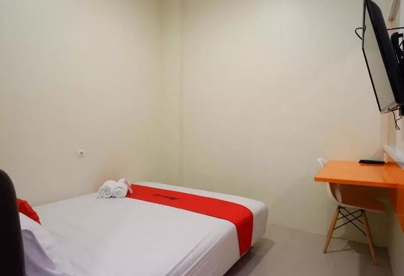 ホテル Reddoorz Syariah At Kelud Sampangan Semarang