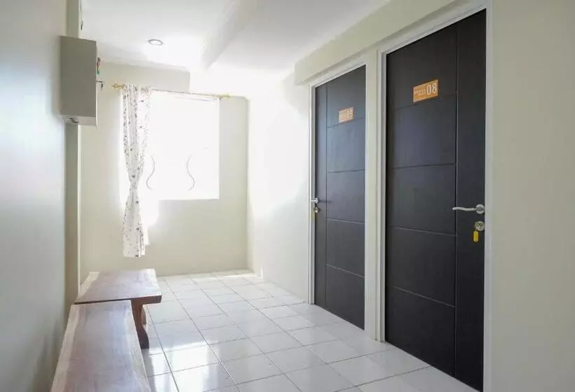 ホテル Reddoorz Syariah At Kelud Sampangan Semarang