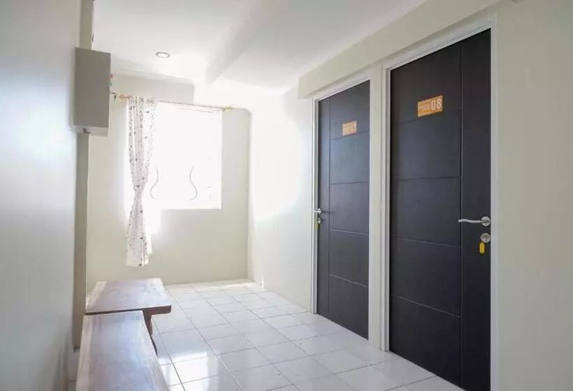 ホテル Reddoorz Syariah At Kelud Sampangan Semarang