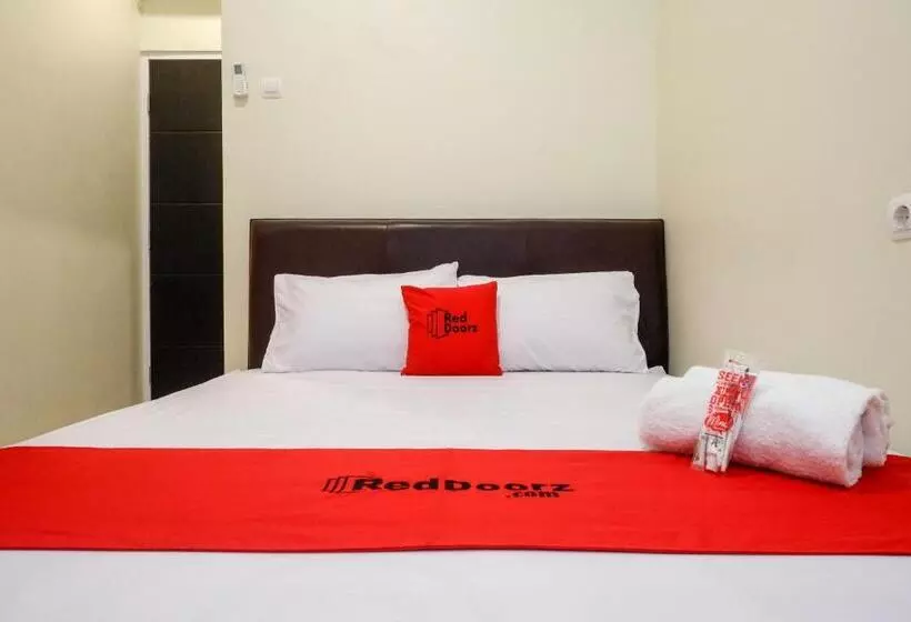 ホテル Reddoorz Syariah At Kelud Sampangan Semarang