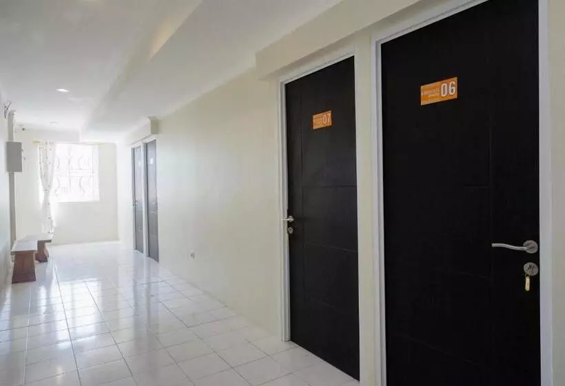 ホテル Reddoorz Syariah At Kelud Sampangan Semarang