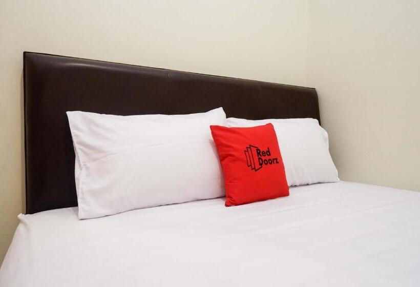 בית מלון כפרי Reddoorz Syariah At Kelud Sampangan Semarang