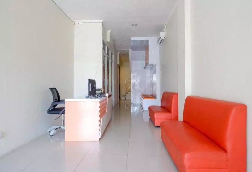 ホテル Reddoorz Syariah At Kelud Sampangan Semarang