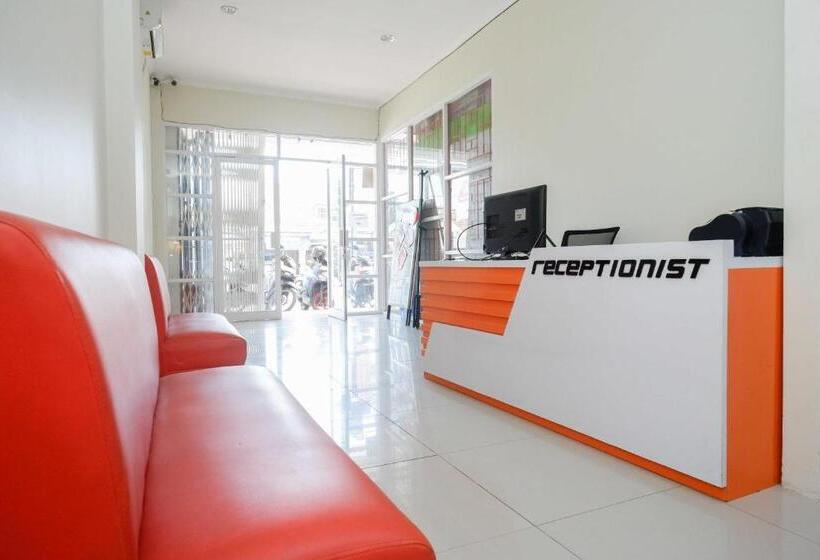 בית מלון כפרי Reddoorz Syariah At Kelud Sampangan Semarang