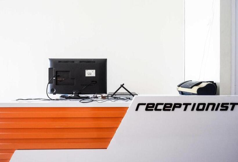 בית מלון כפרי Reddoorz Syariah At Kelud Sampangan Semarang