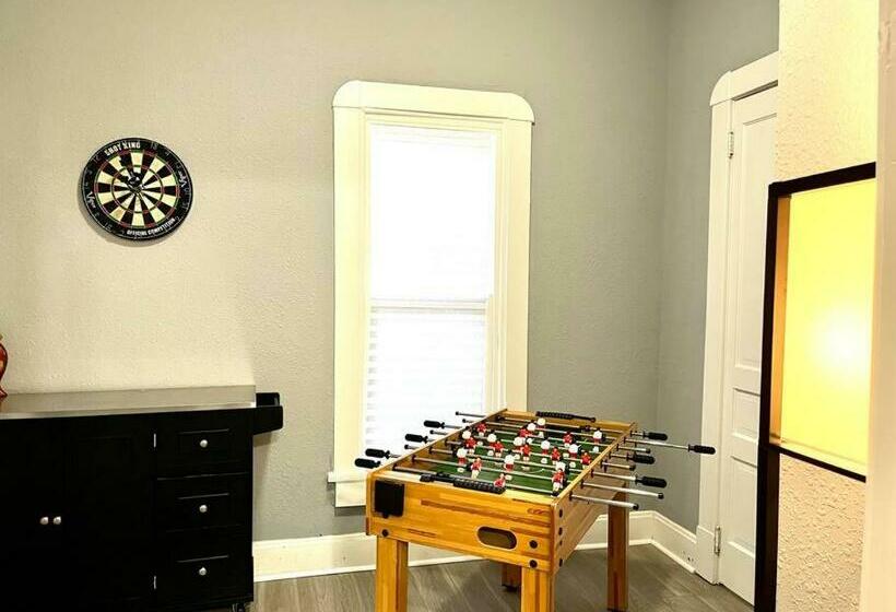 Entire House In Downtown Indy!