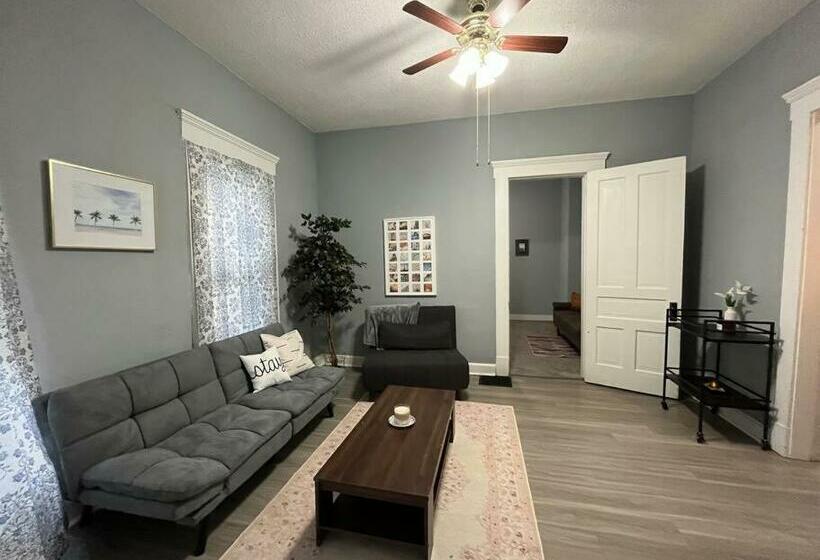 Entire House In Downtown Indy!