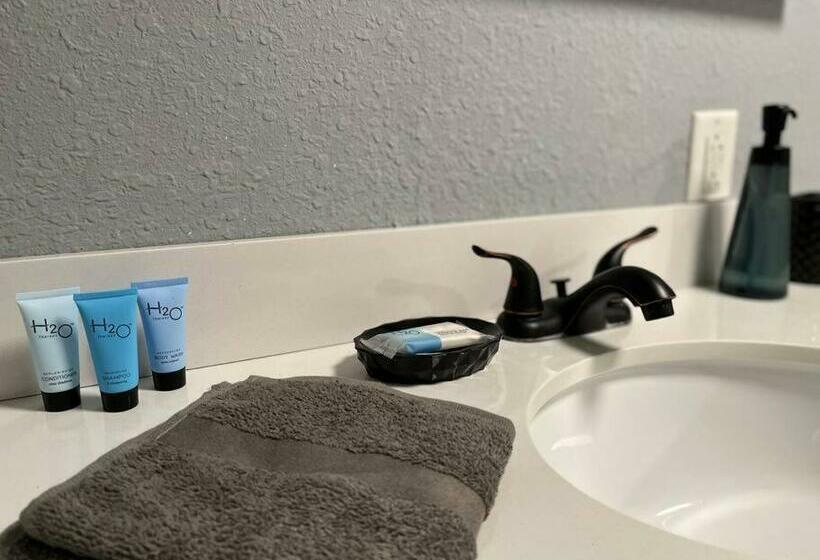 Entire House In Downtown Indy!