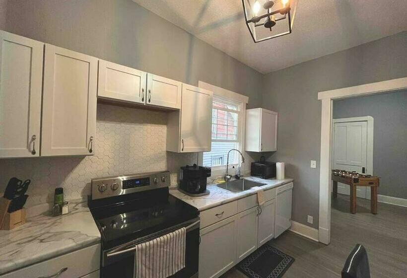 Entire House In Downtown Indy!