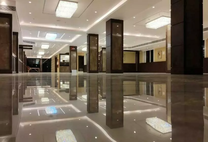 ホテル Ekta International !! 300 Mts From Baba Baidyanath Dham Temple !!