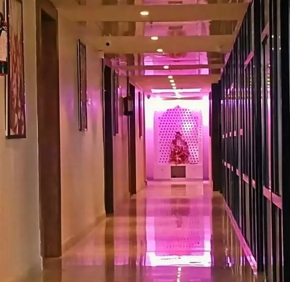 ホテル Ekta International !! 300 Mts From Baba Baidyanath Dham Temple !!