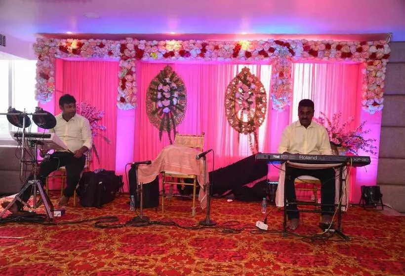 ホテル Ekta International !! 300 Mts From Baba Baidyanath Dham Temple !!