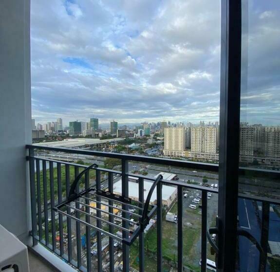 Yournest @ Shore 2 Residences   Fast Wifi+ Netflix