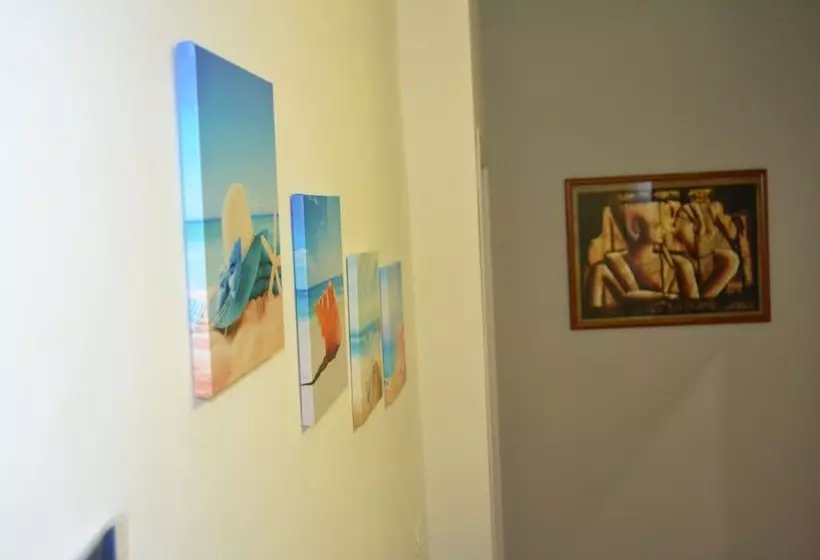 تختخواب و صبحانه Karina S Rooms