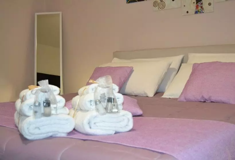 تختخواب و صبحانه Karina S Rooms