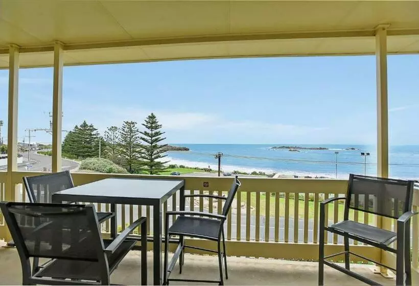 The Dolphins 7    Beachfront View To Remember