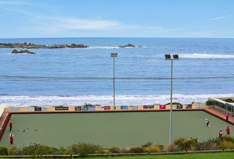 The Dolphins 7 Beachfront View To Remember