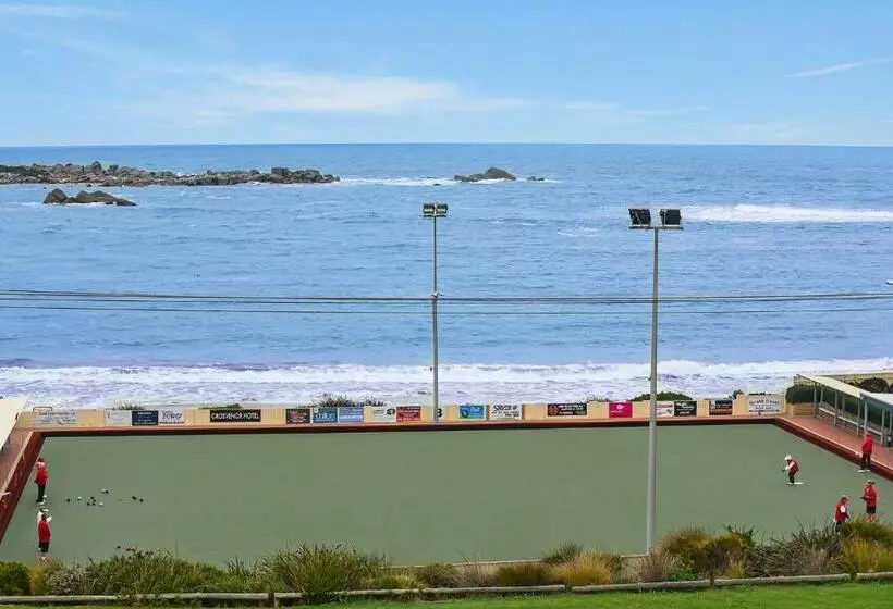 The Dolphins 7    Beachfront View To Remember