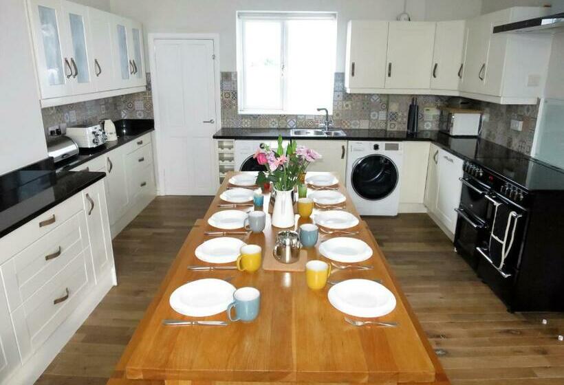 Entire Brighton Townhouse Close To Beach And Shops Bn1