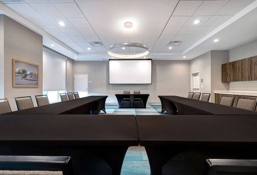 هتل Home2 Suites By Hilton Galveston