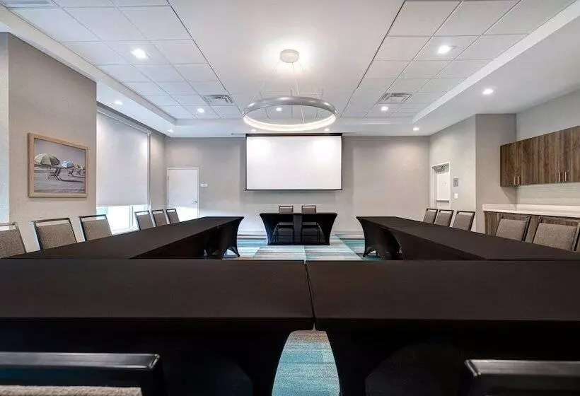 هتل Home2 Suites By Hilton Galveston