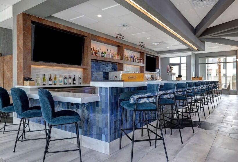 هتل Home2 Suites By Hilton Galveston