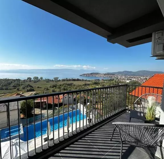 هتل La Vista Luxury Villa