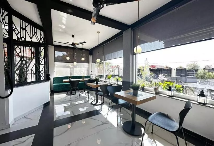 هتل La Vista Luxury Villa