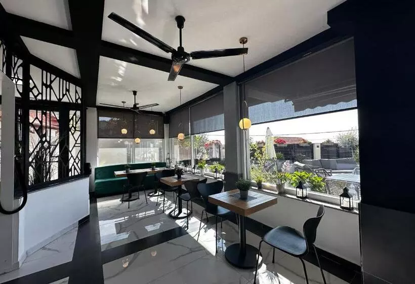 هتل La Vista Luxury Villa