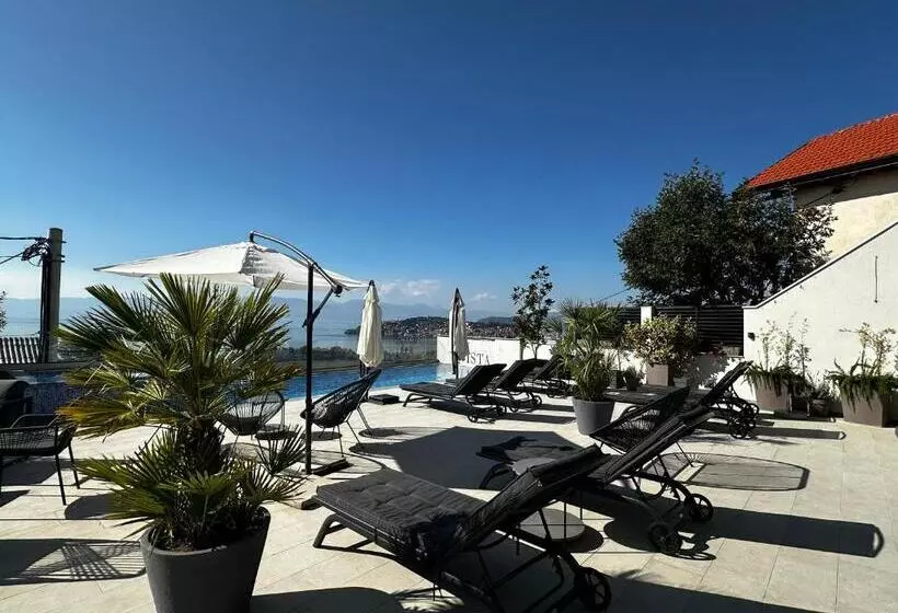 هتل La Vista Luxury Villa