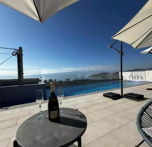 هتل La Vista Luxury Villa