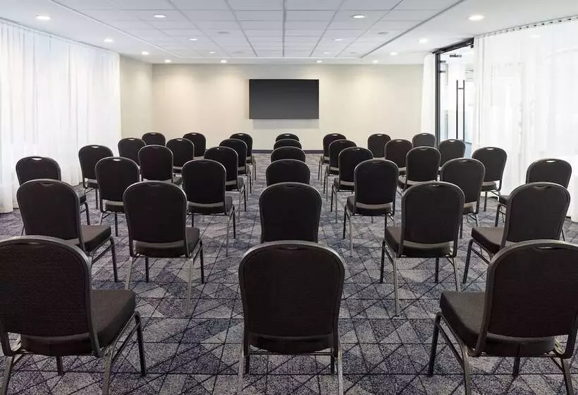 هتل Residence Inn By Marriott Montreal Midtown