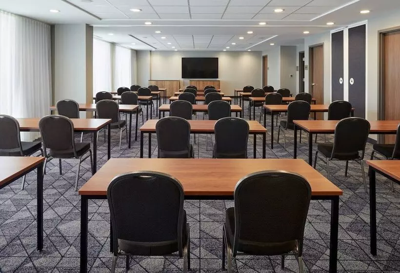 هتل Residence Inn By Marriott Montreal Midtown